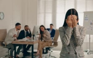 Violências e assédio no trabalho: fatores multidimensionais estão na raiz