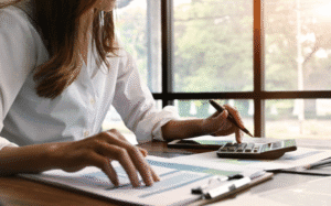 Independência Financeira Feminina: 5 Passos para Assumir o Controle do Seu Dinheiro