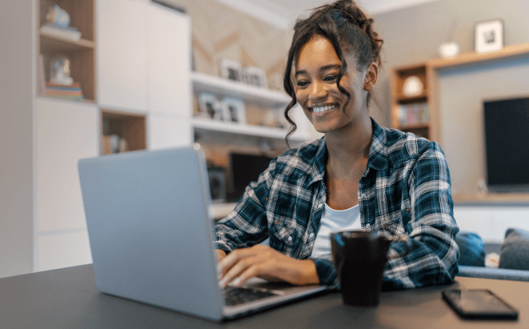 Trabalhar de casa vale a pena? Prós, contras e possibilidades reais